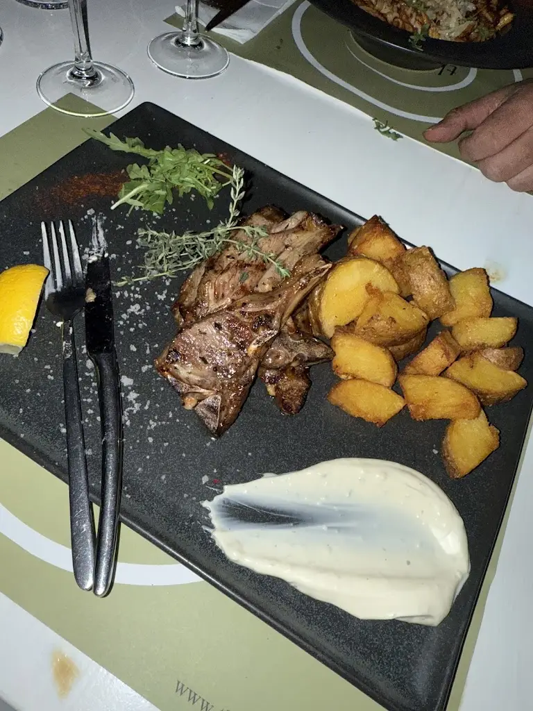 Myrlène Fortin_Theodosi restaurant_Chaniá_recensione