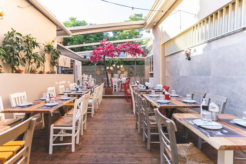 Throumbi Restaurant in Chaniá