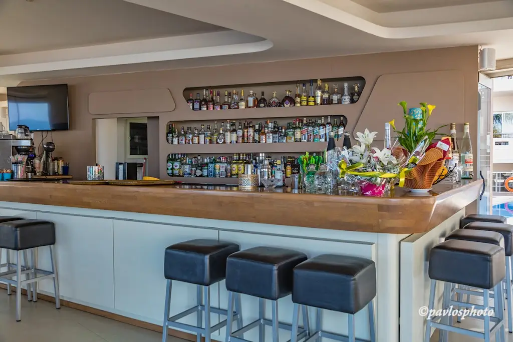 Golden Bay Bar Restaurant Restaurant in Darátsos