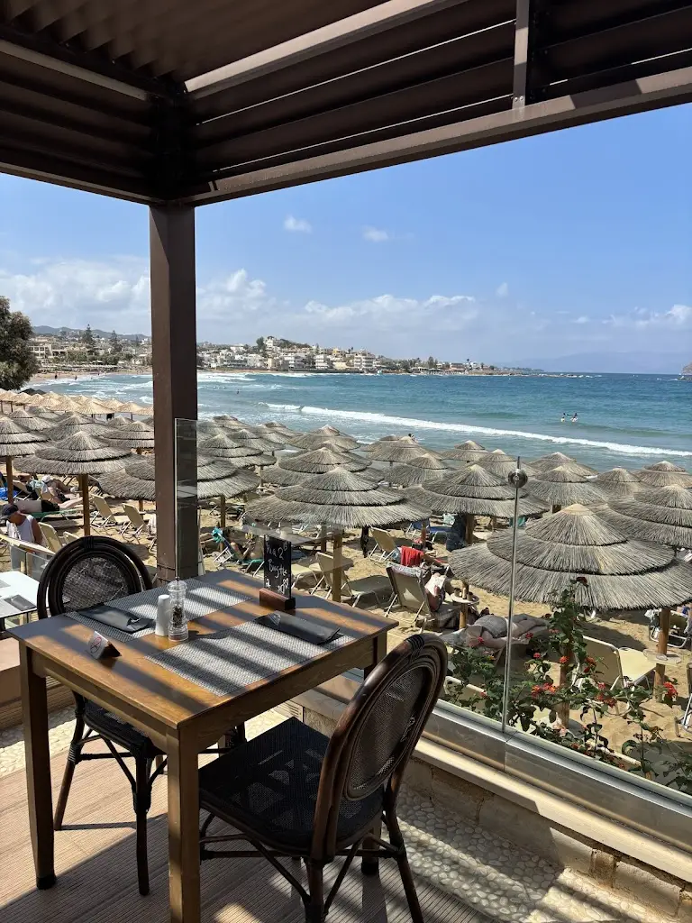 Golden Bay Bar Restaurant_Darátsos_slider_image_3