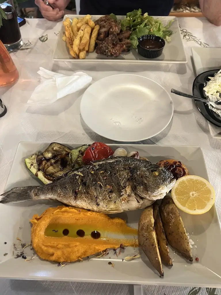 Bunny_Fork n Knife_Darátsos_avis