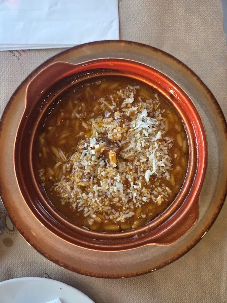 Dolores M_PERGOLA_Darátsos_review