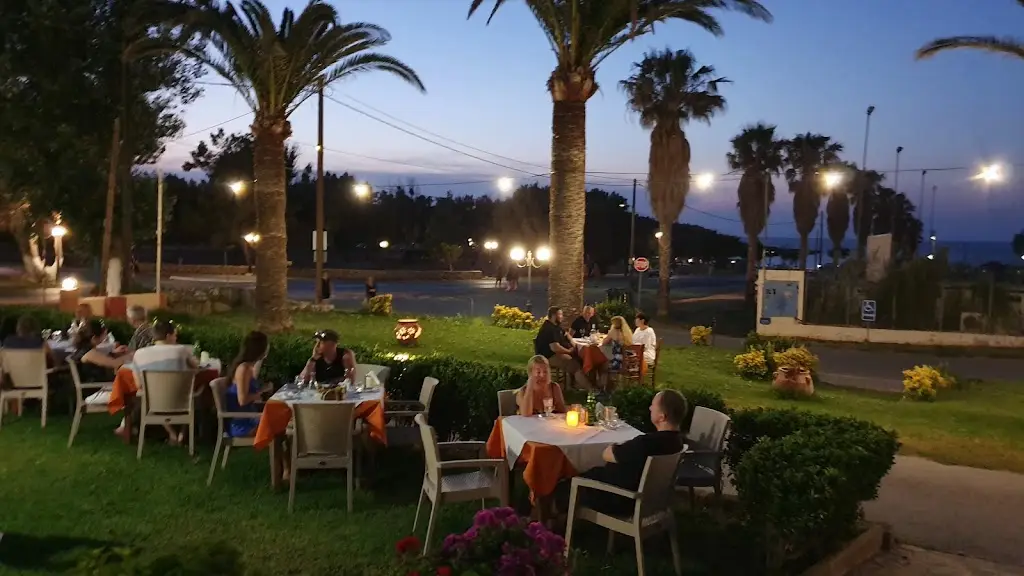 PERGOLA restaurante en Darátsos