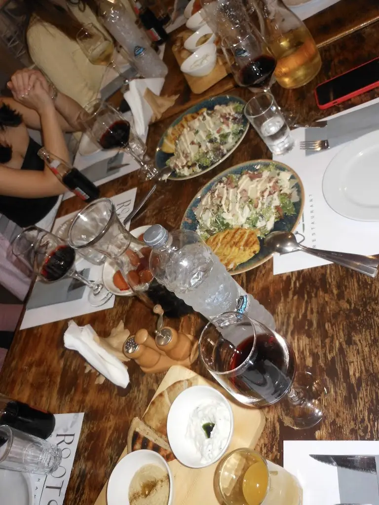 Lika Mkrtichyan_Roots_Darátsos_review