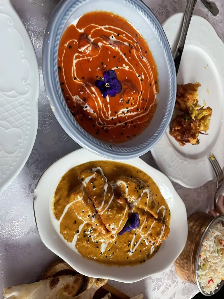 Georgios Hanakhs_Oregano's Pizza Restaurant_Darátsos_reseña