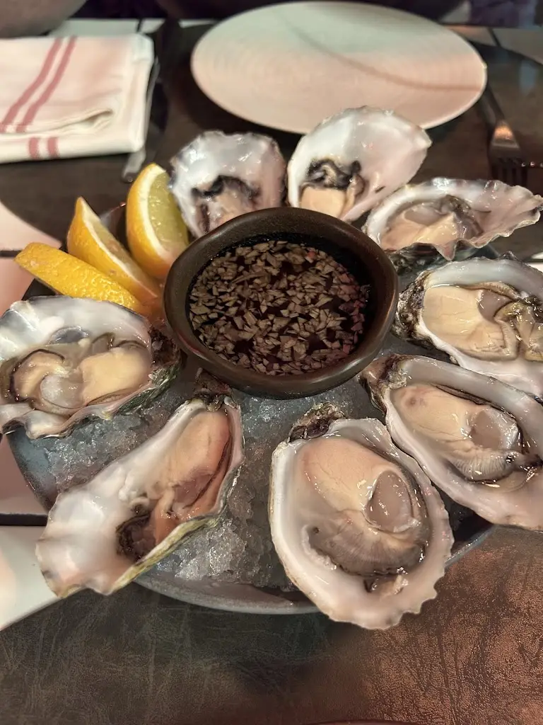 Szilvia Fuleki_Farmers House_Darátsos_reseña