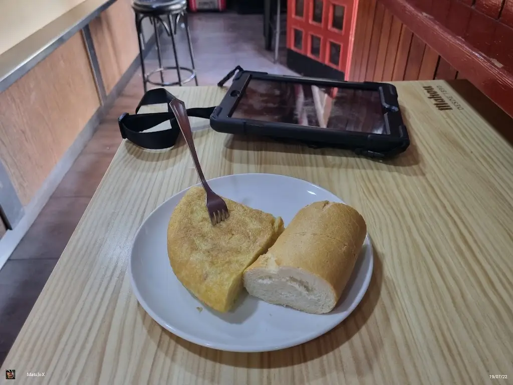 Carmen Deacu_Moon Spinners_Eloúnda_review