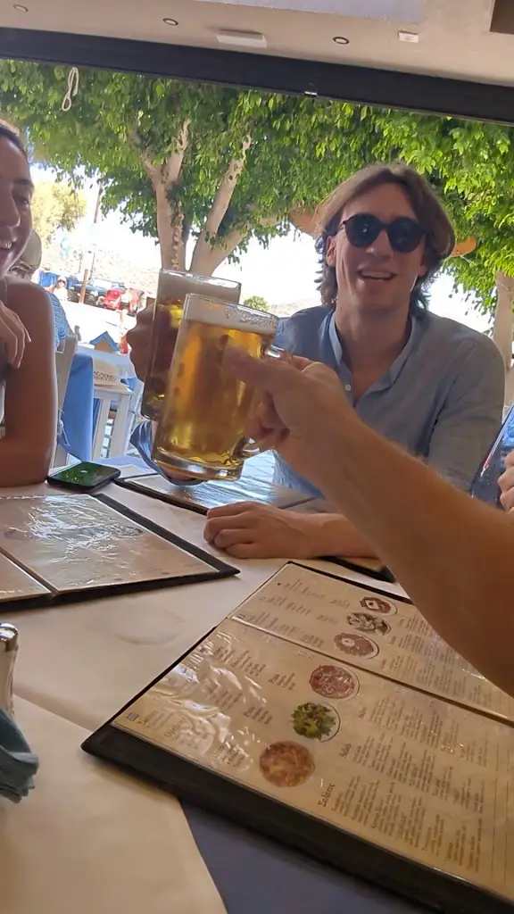 Dave Selkirk_Taverna Leonidas_Eloúnda_review