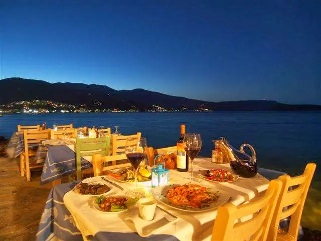 ERGOSPASIO RESTAURANT restaurant à Eloúnda