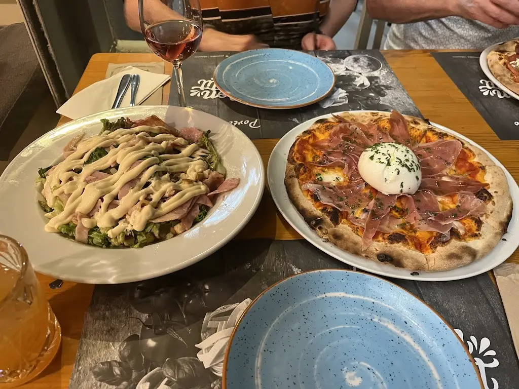 Emilia Geldard_Porto Rino_Eloúnda_review