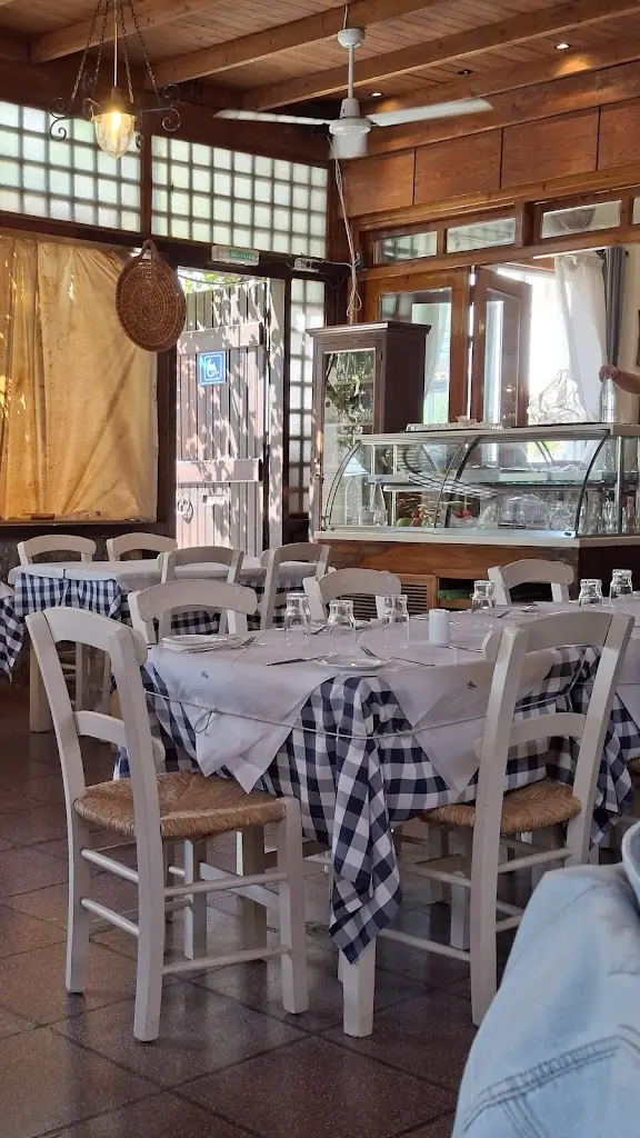 Marilena Restaurant_Eloúnda_slider_image_3