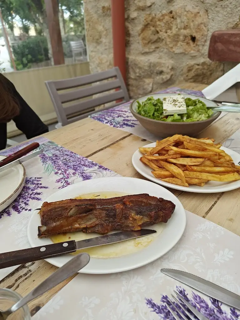 Menü_Athivoli_Goúrnes_Bild_9