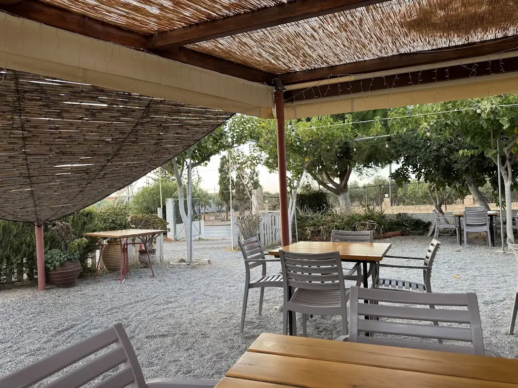 Amber Gardiner_Athivoli_Goúrnes_Bewertung