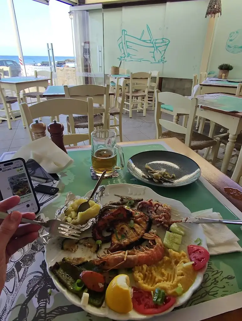 Ambrosia Taverna_Goúrnes_slider_image_2