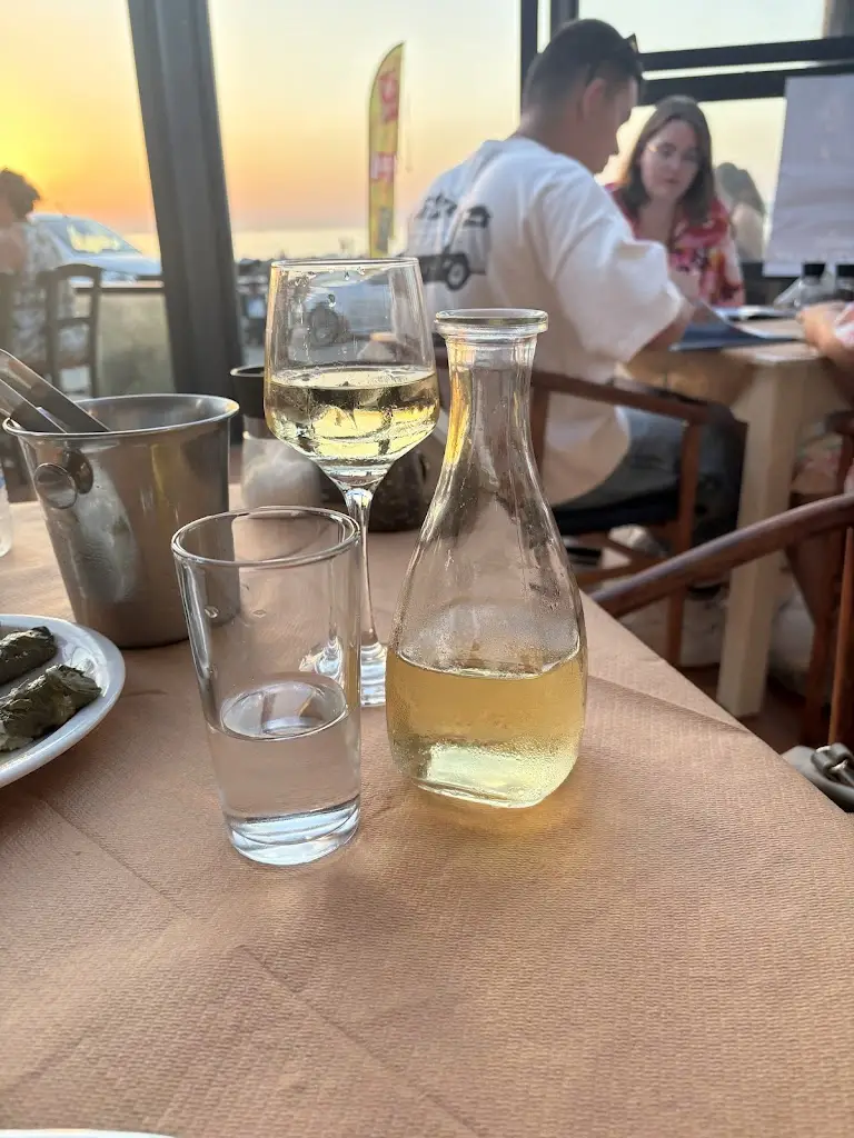 Jana G_Tavern Paximadi_Goúrnes_Bewertung