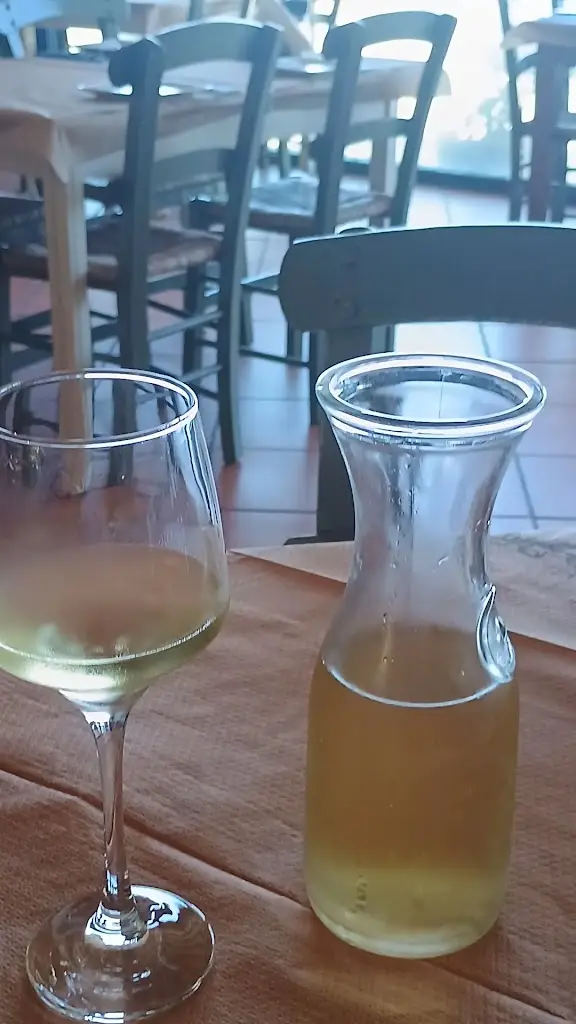 Tavern Paximadi_Goúrnes_slider_image_2