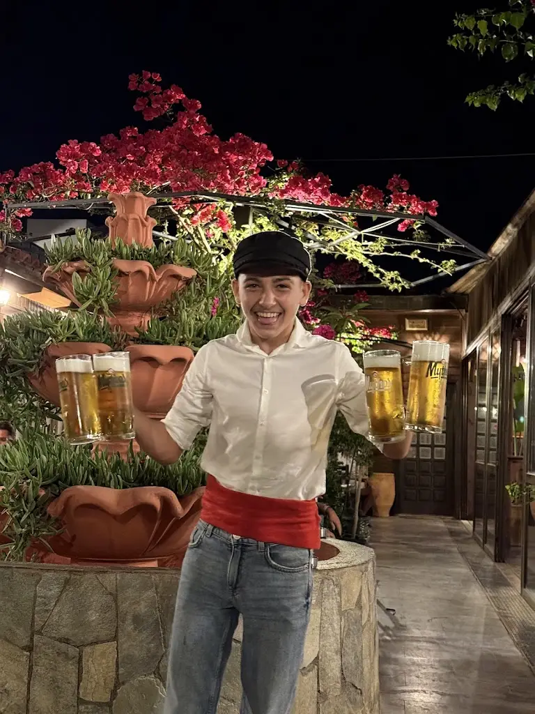 Omri Hanan_Asteria Garden Restaurant_Goúrnes_Bewertung