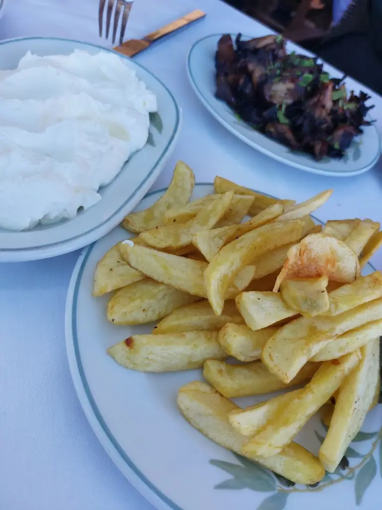 Menu_Ταβέρνα ΚΡΗΤΕΣ_Goúrnes_image_9