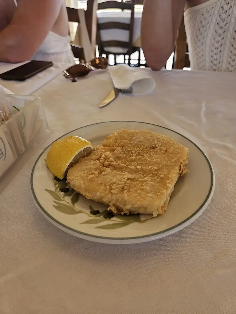 Lia Horvat Zupančič_Ταβέρνα ΚΡΗΤΕΣ_Goúrnes_review