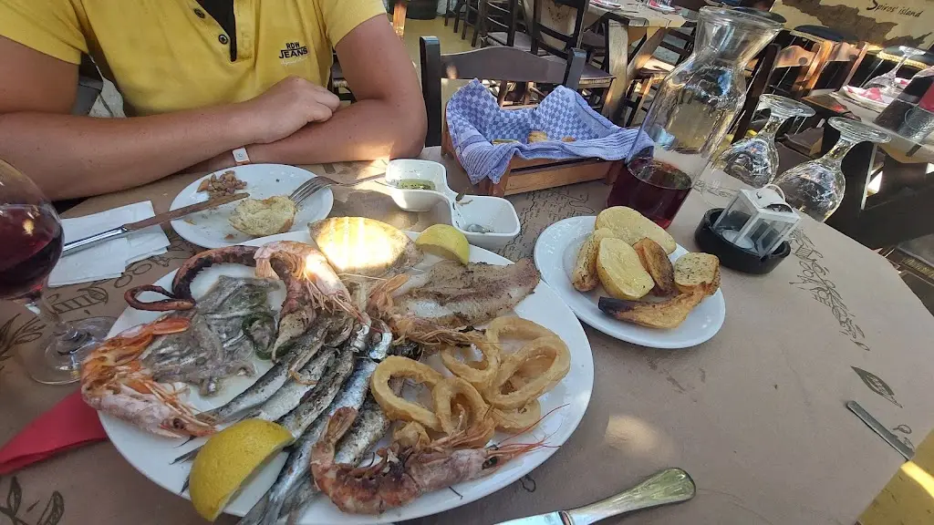 Menü_SPYROS TAVERNA_Goúrnes_Bild_5