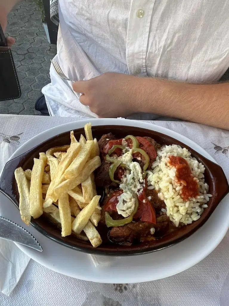 Mikael Johnsson_Kyknos Family Taverna_Goúrnes_recensione