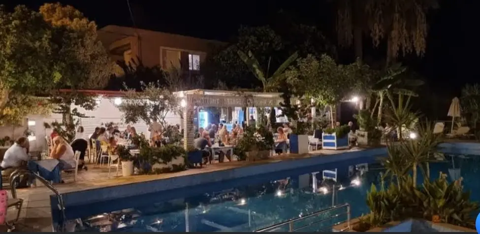 Proimos pool bar restaurant Restaurant in Geráni