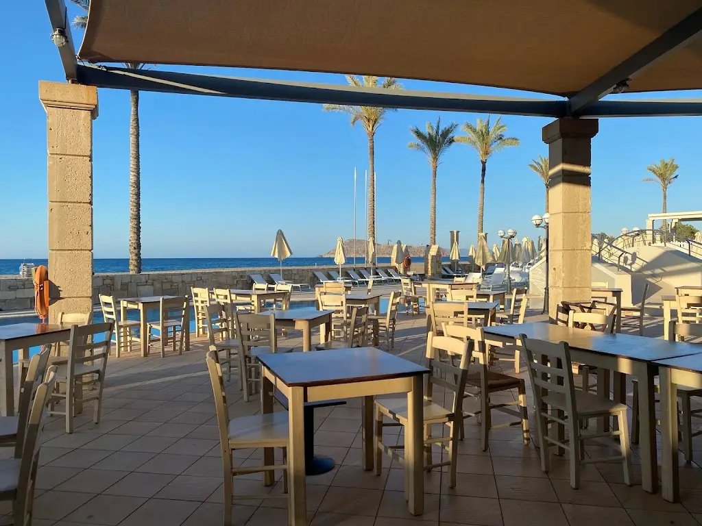 Taverna Restaurant in Geráni