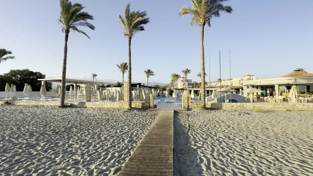 Taverna_Geráni_slider_image_2