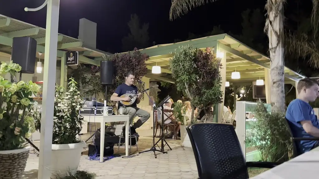 Filosofos Restaurant_Geráni_slider_image_2