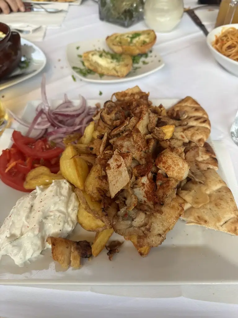 Filosofos Restaurant_Geráni_slider_image_3