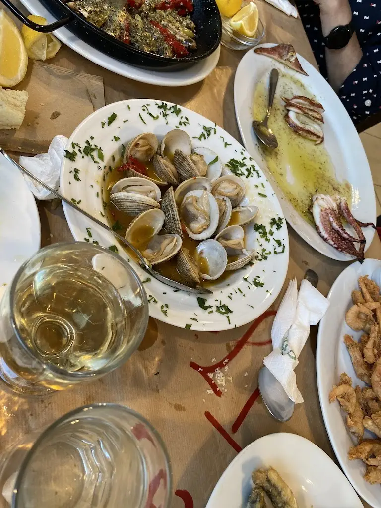 Kostas Tzemos_Μεζεδοπωλείο Γέρακας_Gérakas_review