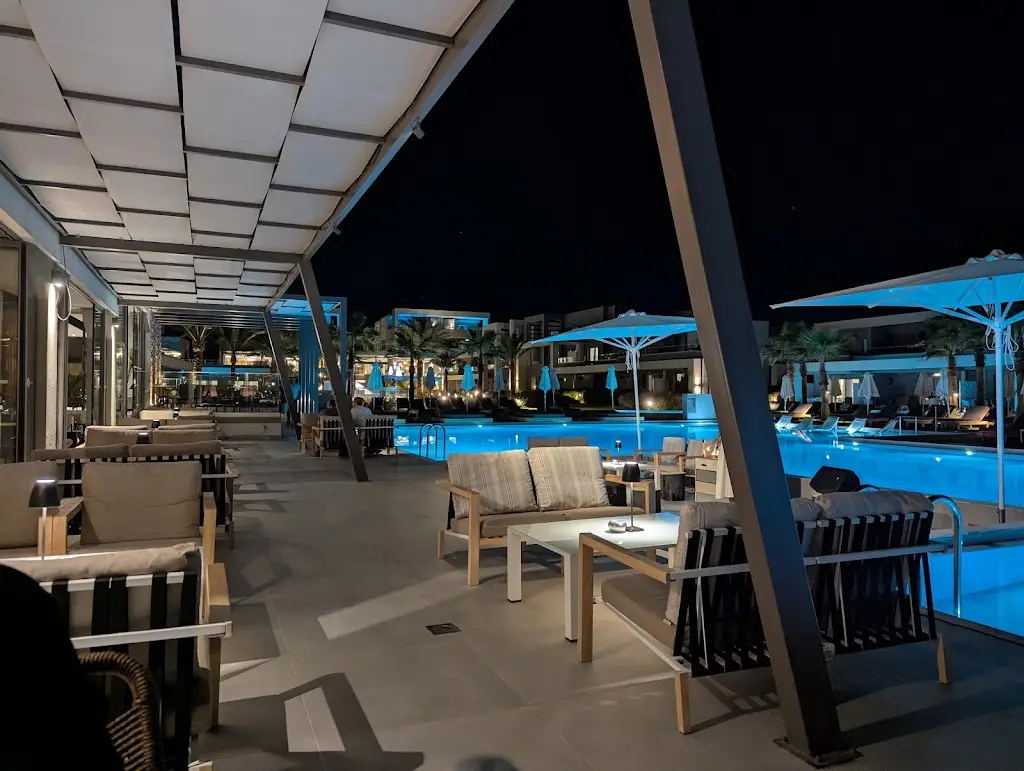 Thymari Restaurant_Geráni_slider_image_2