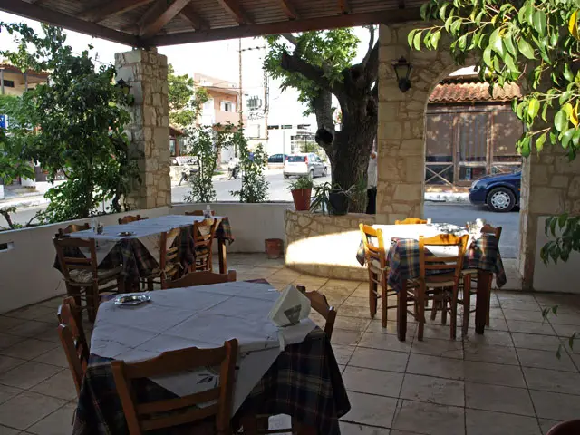 Aléxandros Restaurant in Geráni