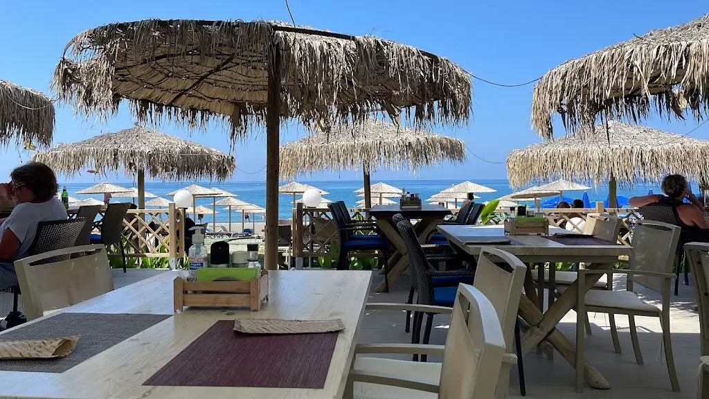 Erato restaurant platania Restaurant in Geráni