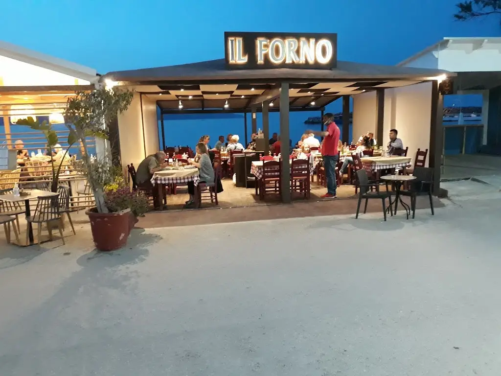 Il Forno Restaurant in Kalýves