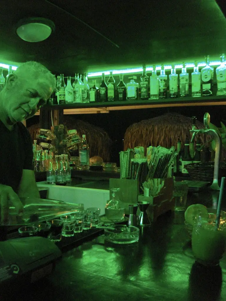 l α η α ღ ღ_Gialós_Kalýves_Bewertung