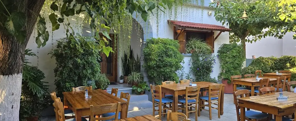 Poseidon seafood restaurant_Georgioupolis_slider_image_3