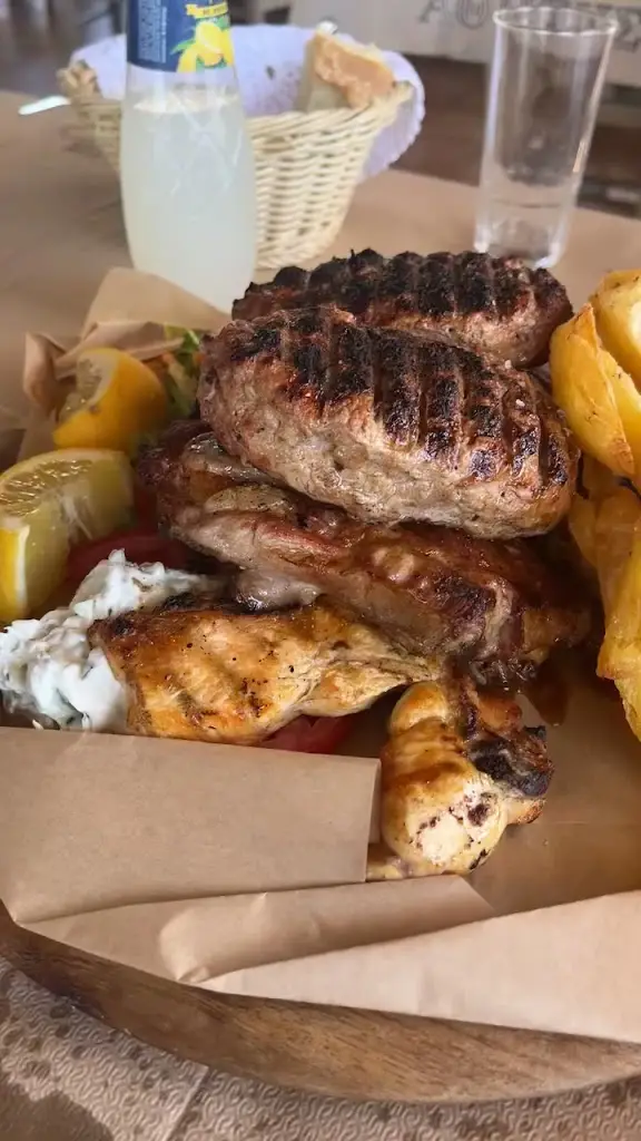 Taverna Athitis_Georgioupolis_slider_image_2