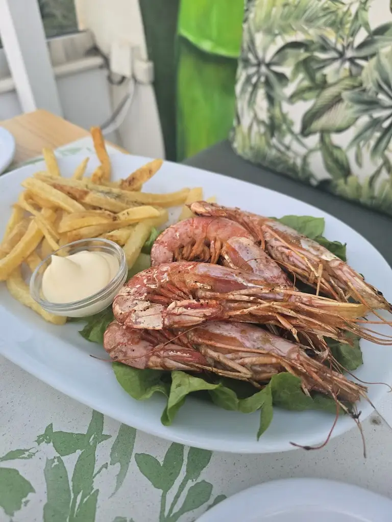 Sacki Kafetsis_GB Rooftop Food Lounge_Georgioupolis_review