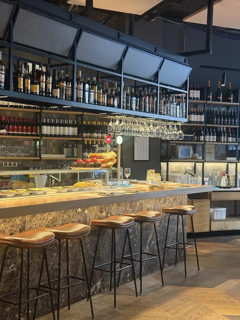 Mike's Oasis Restaurant in Georgioupolis