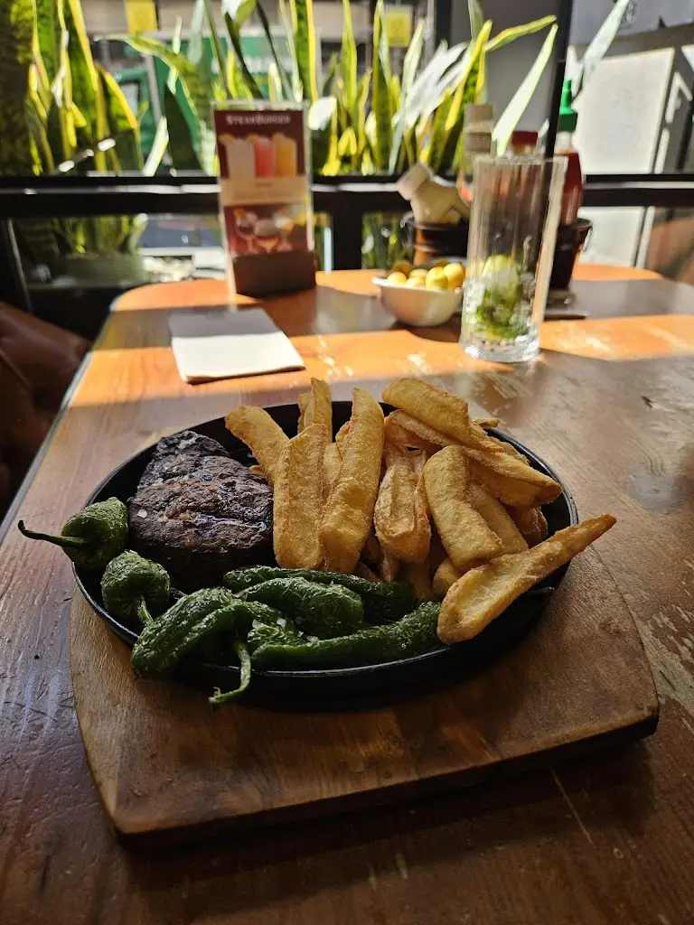 Yvonne Moore Bech_Autograph – Fine Casual Cuisine_Georgioupolis_recensione