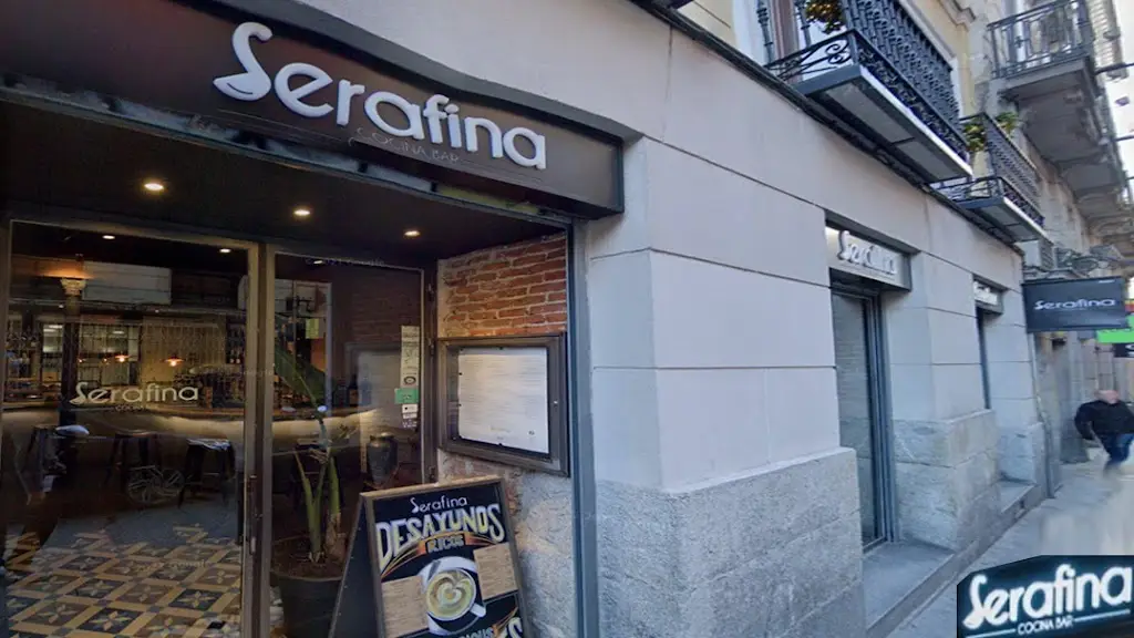 SMASHBAR Cocktails & Burgers Restaurant in Gérakas