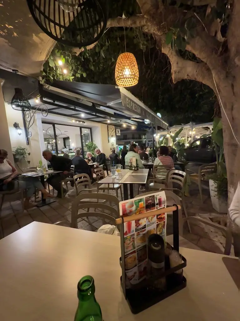 Salt House all day restaurant / brunch / lunch / dinner_Kíssamos_slider_image_3