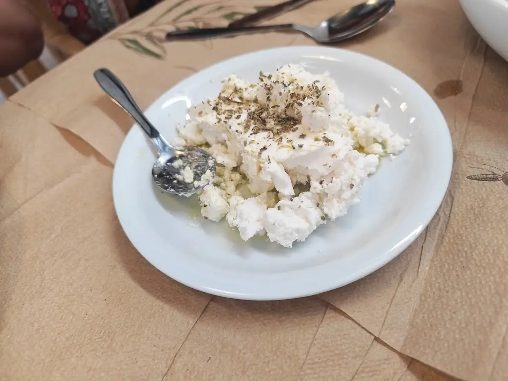 Jasmine Yeo_Το Μεσημεριανό_Kastélli_Bewertung