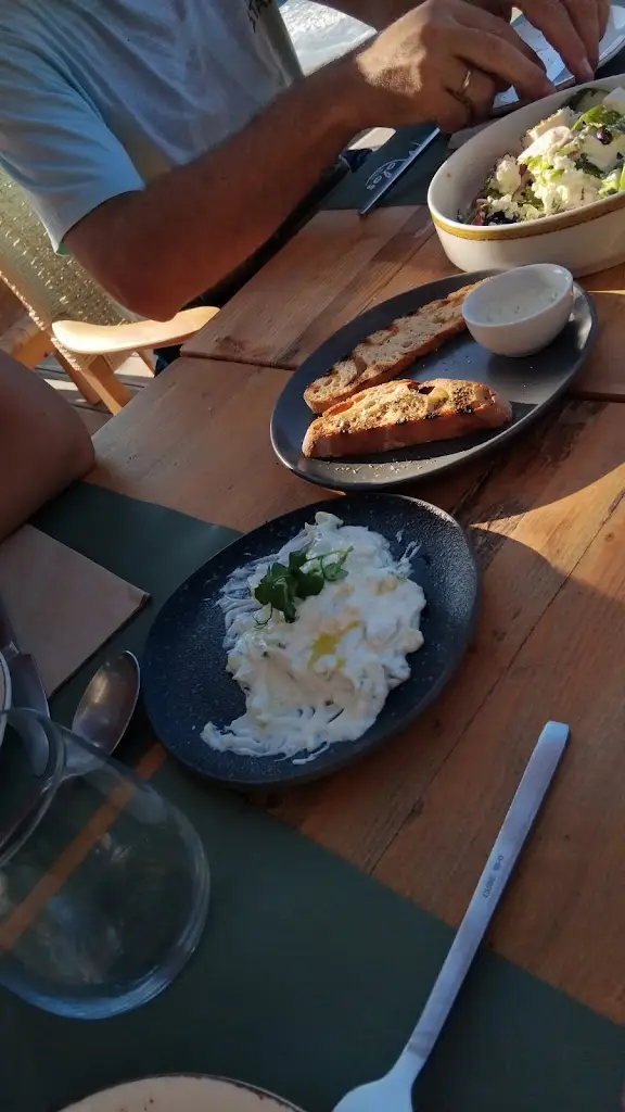 Menu_Molos Beach Restaurant Bar_Kastélli_image_7