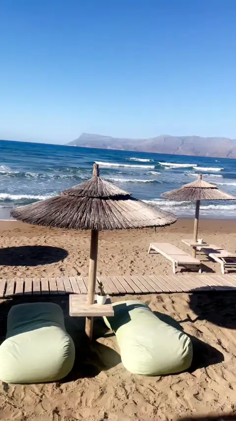 Democrazii_Molos Beach Restaurant Bar_Kastélli_avis