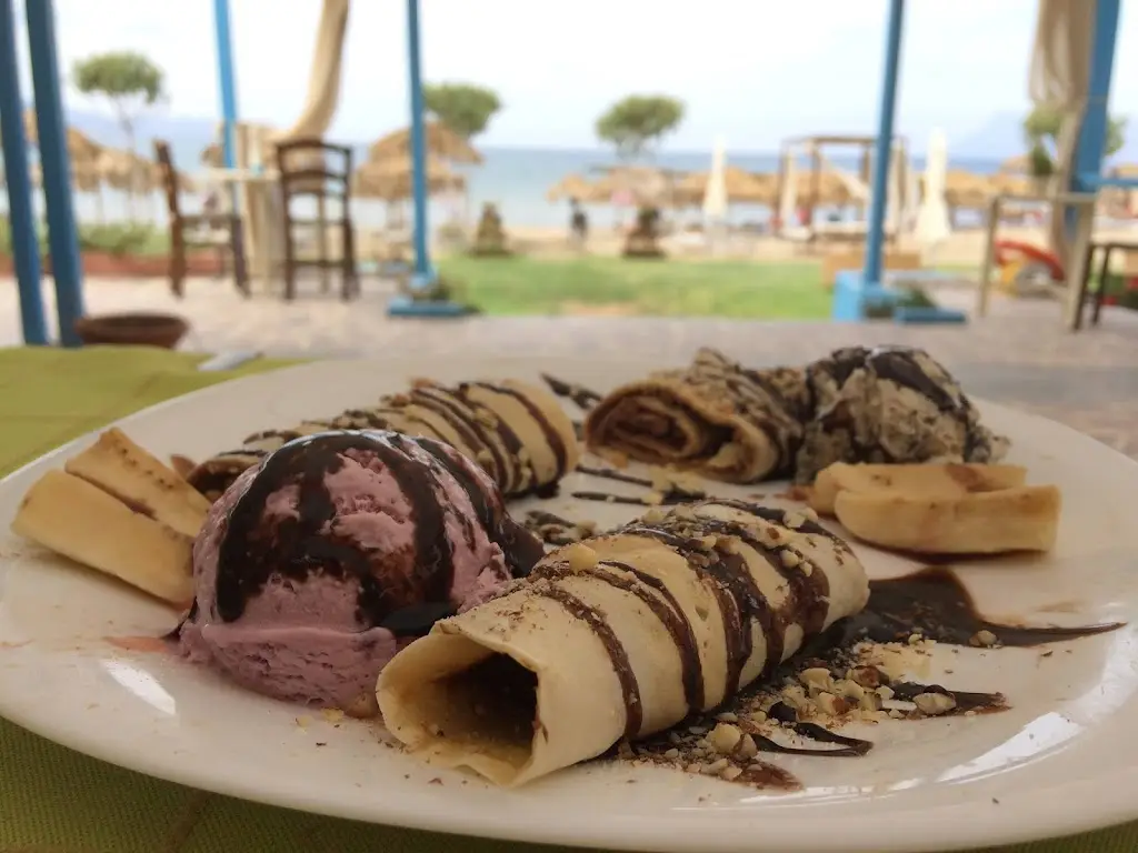 Plaka beach restaurant_Kastélli_slider_image_3