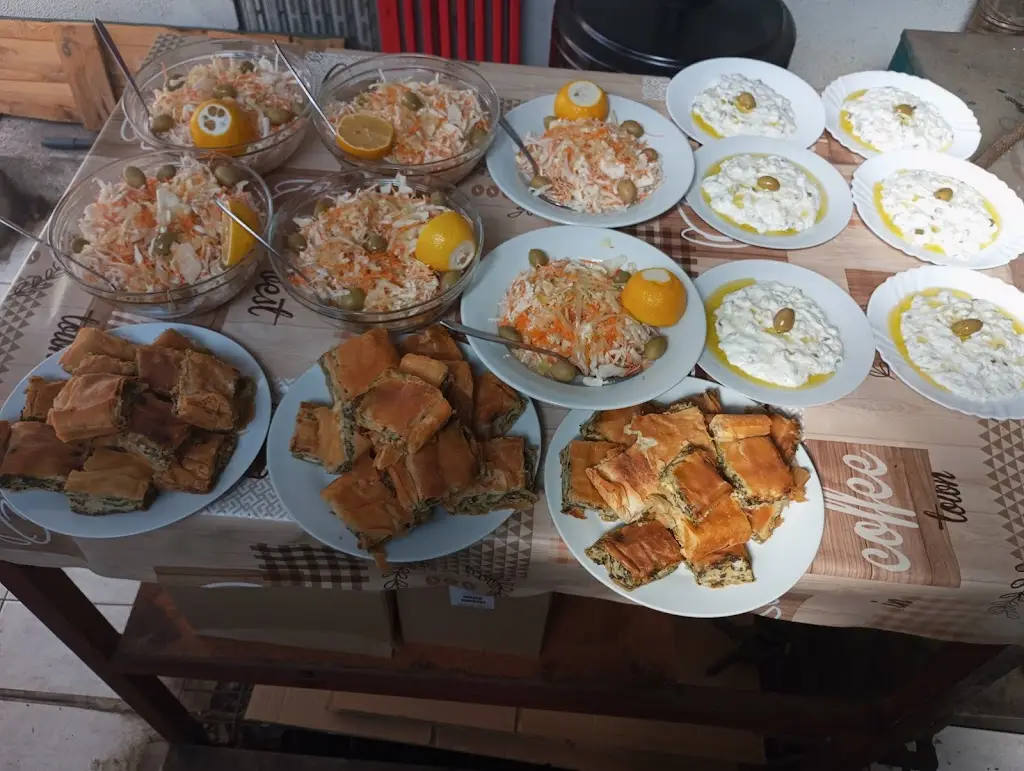 Menü_Παραδοσιακό Καφενείο Ουζερί 