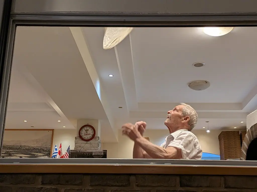 Grizzly Reeves_Arkadi Restaurant_Kokkíni Cháni_Bewertung