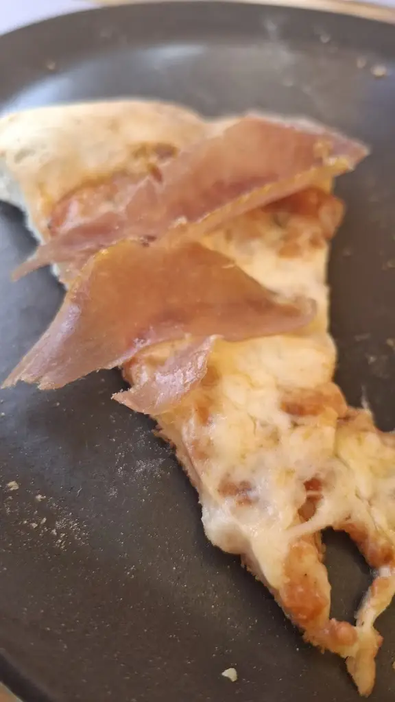 Edi Peter_Ideal Restaurant - Pizzeria_Kokkíni Cháni_Bewertung